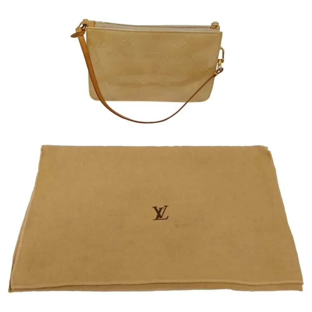 Louis Vuitton Lexington Monogram Pochette Bag in Beige Patent Leather - Picture 12 of 12